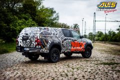 studio-ales-car-wrap-polep-aut-celopolep-polepaut-reklama-na-auto-2pack-toyota-hilux-folie-na-aut-3-scaled