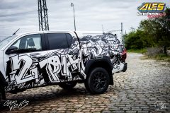 studio-ales-car-wrap-polep-aut-celopolep-polepaut-reklama-na-auto-2pack-toyota-hilux-folie-na-aut-6-scaled