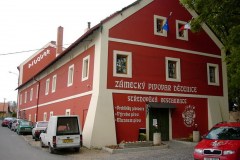 napis-na-fasadu-potisk-fasady-detenice-studio-ales.jpg