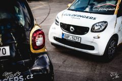 studio-ales-car-wrap-polep-aut-design-reklama-na-auto-goldfingers-smart-two-wrap-avery-chrome-10-scaled