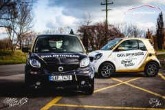 studio-ales-car-wrap-polep-aut-design-reklama-na-auto-goldfingers-smart-two-wrap-avery-chrome-3-scaled