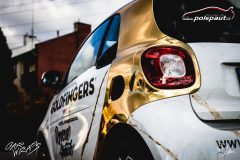 studio-ales-car-wrap-polep-aut-design-reklama-na-auto-goldfingers-smart-two-wrap-avery-chrome-6-scaled