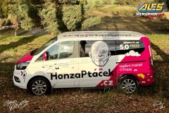 studio-ales-car-wrap-polep-aut-polepaut-honza-ptacek-reality-kpmf-magenta-reklama-folie-na-auto-3