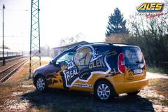 studio-ales-car-wrap-polep-aut-design-reklama-na-roomster-real-geek-4-scaled