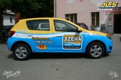 car-wrap-design-studio-ales-polep-aut-reklama-na-auto-polep-aut-sandero-radio-jizera-scaled