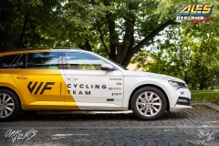 studio-ales-car-wrap-polep-aut-polepaut-reklama-na-auto-vif-bryle-cycling-team-energetic-yellow-2_resize